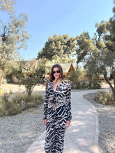 Load image into Gallery viewer, Zebra pants