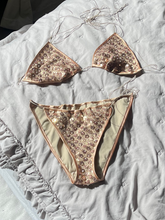 Load image into Gallery viewer, Fleur bikini top
