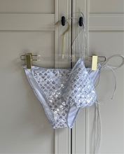 Load image into Gallery viewer, Fleur bikini top
